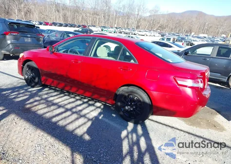 2010 Toyota Camry Le z USA, uszkodzony, nr VIN 4T4BF3EK3AR050681